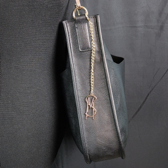 Steve Madden Chic Black Shoulder Bag. Excellent Condition. - Picture 7 of 16